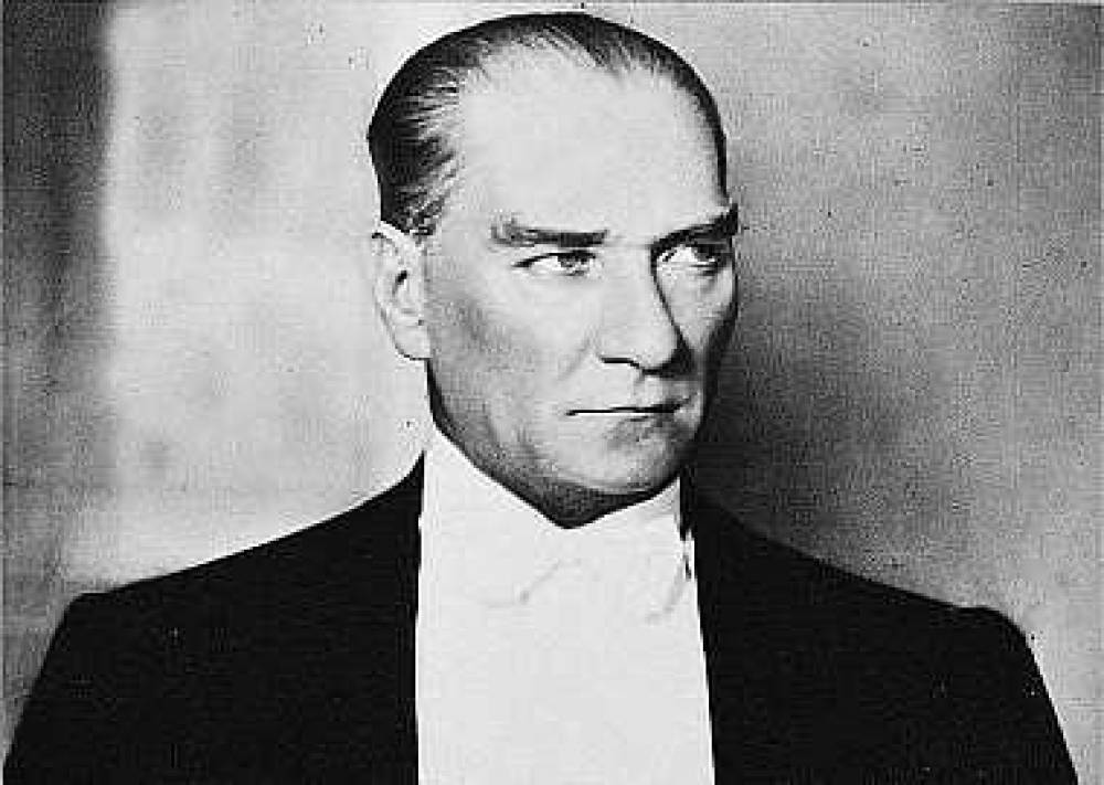 Ulu Önderimiz Mustafa Kemal Atatürk'ü sevgi, saygı ve minnetle anıyoruz..